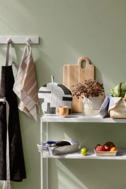 Broste Copenhagen Olina Schneidebrett 25 X 45,5cm 7 Broste Copenhagen Olina Schneidebrett 25 X 45,5cm -Broste Copenhagen 512272 01 4 EnvironmentImage 31d2f103e6